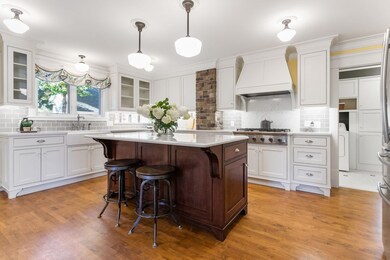 33-web-or-mls-36 E 12th St, Holland-33