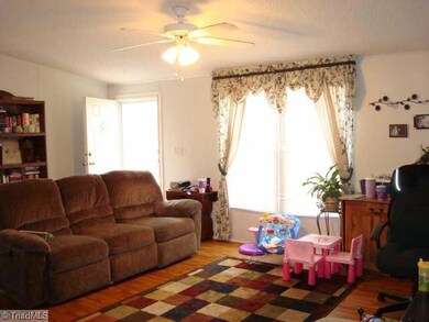 3007 Brookside Ct, Asheboro, NC 27205 - photo 2