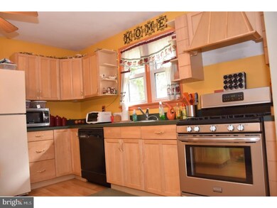 305 Maple Ave, Gloucester City, NJ 08030 - photo 3