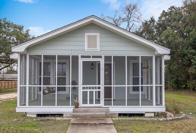 213 1st St-126