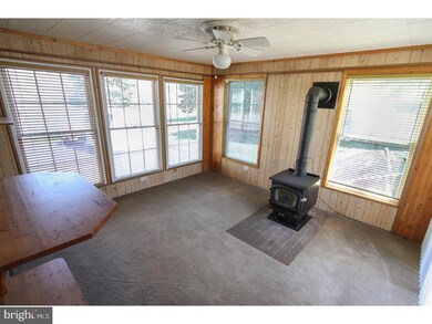 516 Spring Valley Rd, Reading, PA 19604 - photo 3