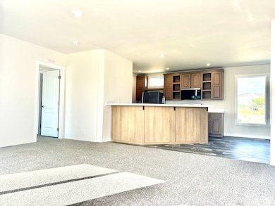 1435 E 5975 S unit 14, Vernal, UT 84078 - photo 2