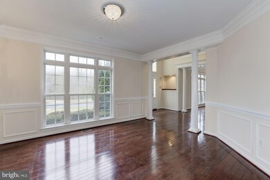 5200 Ashleigh Glen Ct, Glenn Dale, MD 20769 - photo 7