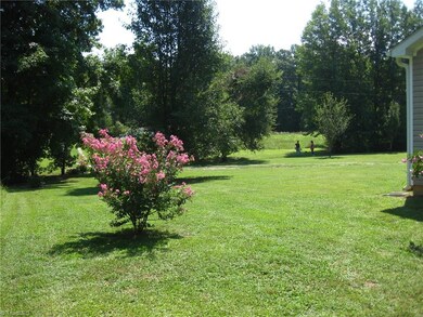 1208 Foxfire Rd, Asheboro, NC 27205 - photo 4