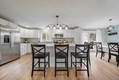 69 Litchfield Rd, Londonderry, NH 03053 - photo 3