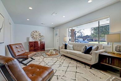 2302 Cheshire Ln, Houston, TX 77018 - photo 6