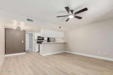 8838 N 8th St unit B12, Phoenix, AZ 85020 - photo 2