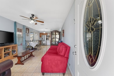 1227 Common Park Dr, Houston, TX 77009 - photo 5