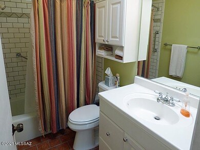 P1240862-guest bathroom