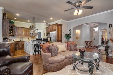2425 SE 12th St, Moore, OK 73160 - photo 4