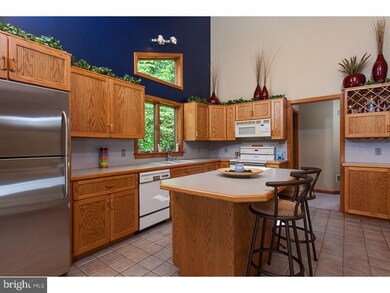 544 Forest Ln, Shoemakersville, PA 19555 - photo 5