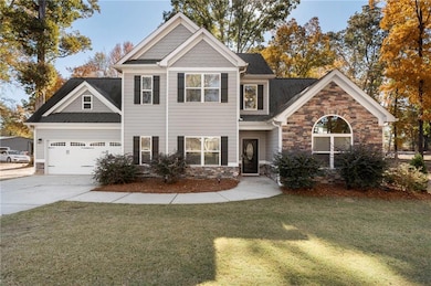 732 E Jefferson St, Hoschton, GA 30548 - photo 2