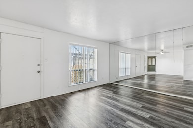 5014 Les Chateaux Dr unit 230, Dallas, TX 75235 - photo 5