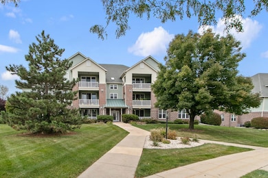 5470 Caddis Bend unit 102, Fitchburg, WI 53711 - photo 4