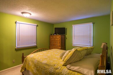 1717 Middle Rd, Bettendorf, IA 52722 - photo 7