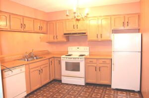 Fully applianced kitchen