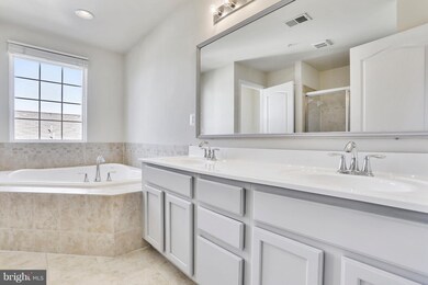 13423 Roberts Tavern Ct unit 2264, Clarksburg, MD 20871 - photo 7