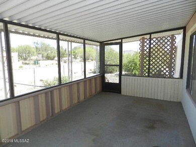 022-271573-EnclosedPatio
