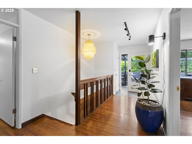 4940 SW Humphrey Park Rd, Portland, OR 97221 - photo 7