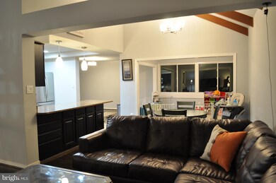 9305 Raintree Rd, Burke, VA 22015 - photo 6