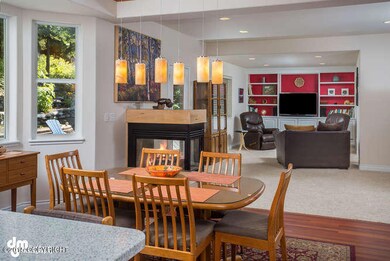 Looking into family room - Deck left