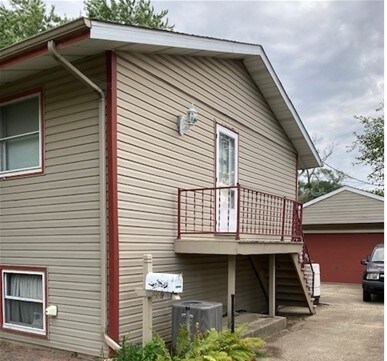 119 Toro Cir, Carpentersville, IL 60110 - photo 2