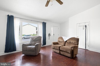 9 Honeysuckle Dr, Newark, DE 19702 - photo 3