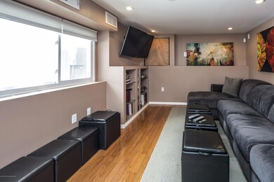 09_Family Room