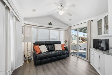 111 S Greenfield Rd unit 724, Mesa, AZ 85206 - photo 2