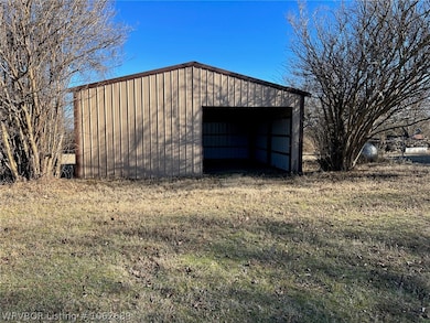 2550 N Wheeler Ave, Sallisaw, OK 74955 - photo 2