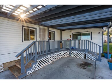 604 W 16th St, the Dalles, OR 97058 - photo 4