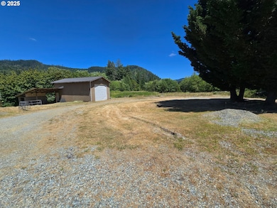 2157 Ferguson Ln, Days Creek, OR 97429 - photo 2