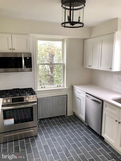 110 Maple Ave, Reading, PA 19607 - photo 4