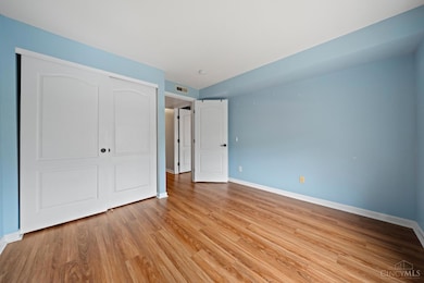 801 Southmeadow Cir, Cincinnati, OH 45231 - photo 7