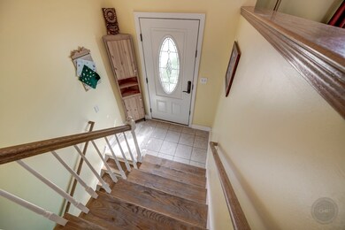 1621 Warbler Dr, Naperville, IL 60565 - photo 3