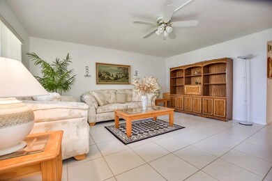 LIVINGROOM 1