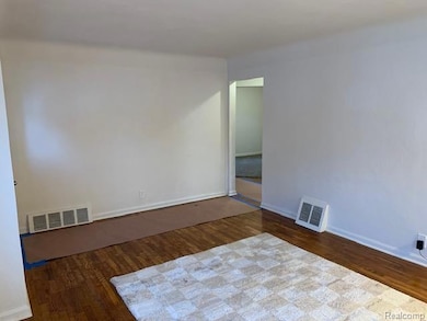 3299 W Ridgeway Ave, Flint, MI 48504 - photo 5