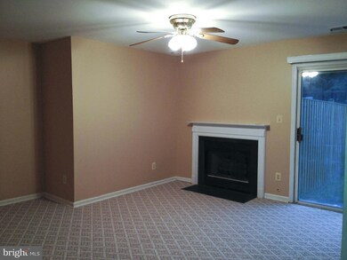 16302 Taconic Cir unit 100C, Dumfries, VA 22025 - photo 3