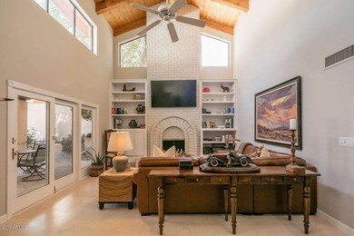 03LivingRoom