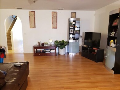 9808 Ashburn Lake Dr, Tampa, FL 33610 - photo 3