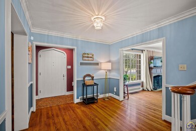 1501 SW Pembroke Ln, Topeka, KS 66604 - photo 3