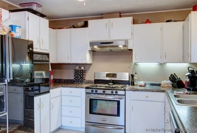 1519 Ermine St, Anchorage, AK 99504 - photo 4