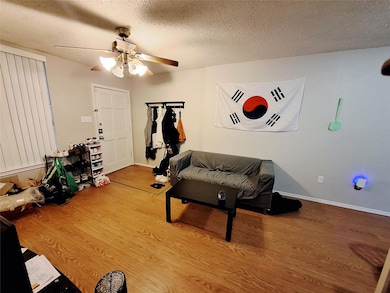 2409 Leon St unit 108, Austin, TX 78705 - photo 4