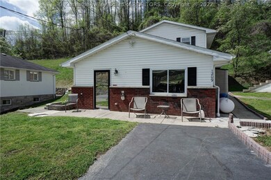 1209 Jefferson Rd, Charleston, WV 25309 - photo 2