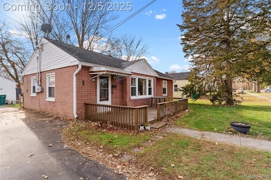 821 Ryan St, Owosso, MI 48867 - photo 4