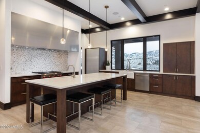 2329_e_haystacker_interior_kitchen_a