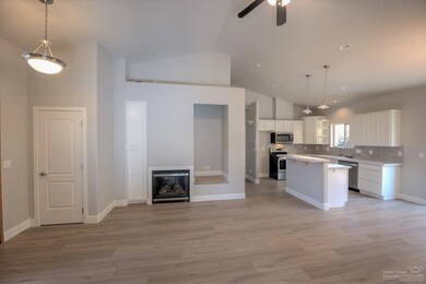 2197 NE Castle Ave, Bend, OR 97701 - photo 5