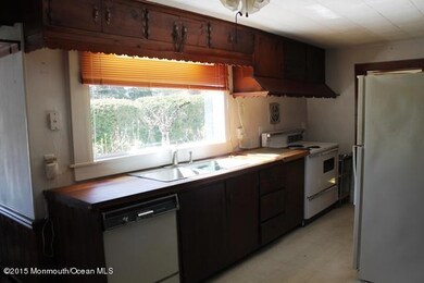 248 Gordons Corner Rd, Marlboro, NJ 07746 - photo 5