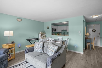 110 Pilgrim Pkwy unit 8, Warwick, RI 02888 - photo 2