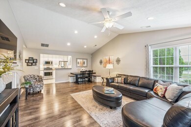 4-web-or-mls-19-greenhedge-cir